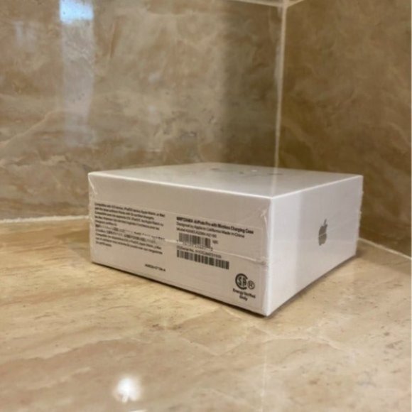 Apple AirPods Pro - Picture 2 of 3